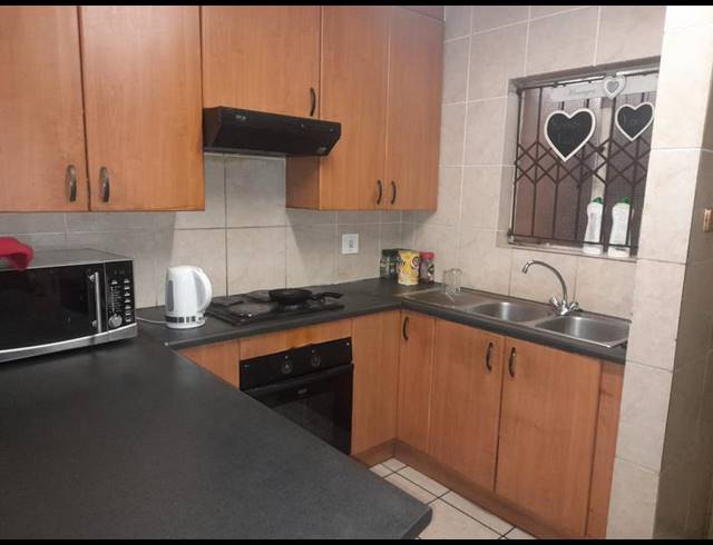 3 BEDROOM TOWNHOUSE FOR SALE IN BIRCHLEIGH